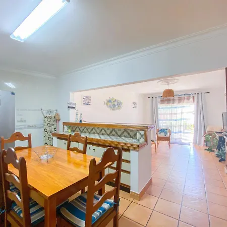 Beach House - Casa De Férias Junto à Praia Appartement Burgau